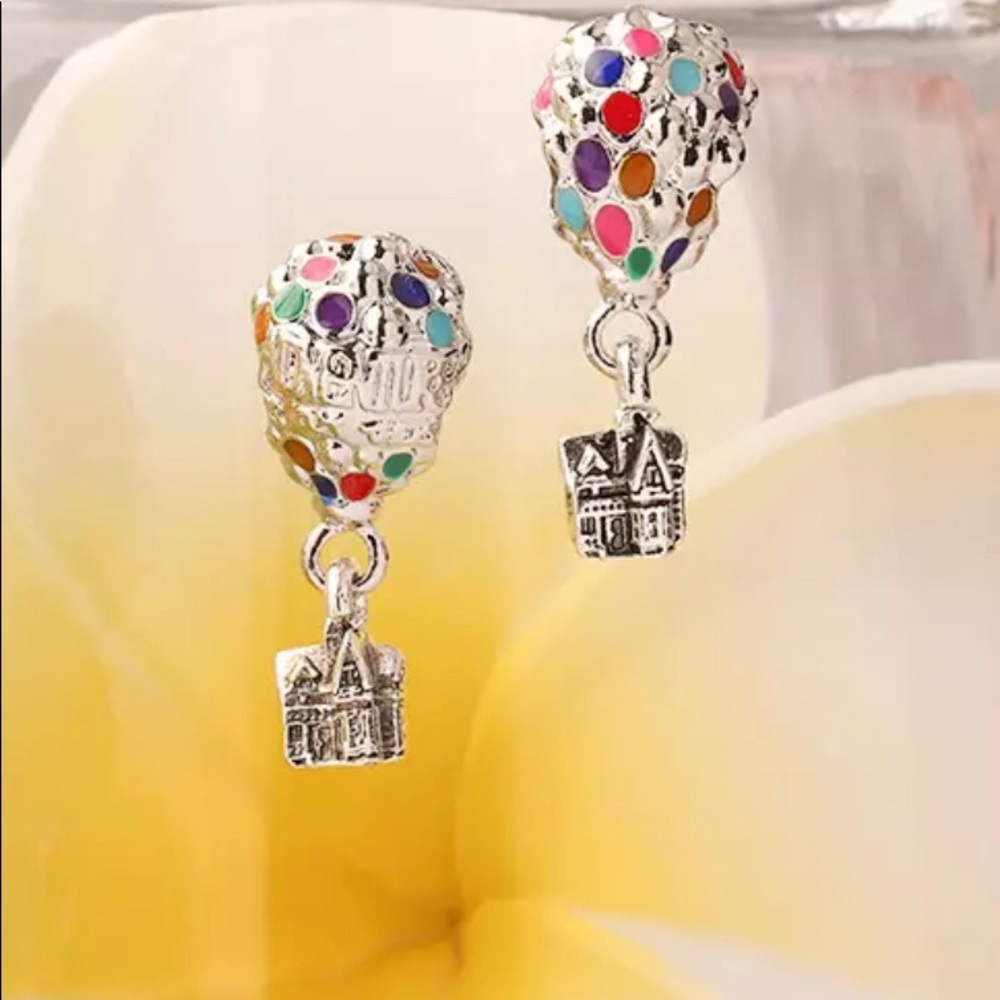 Disney’s Up balloon/house charm - Picture 2 of 2